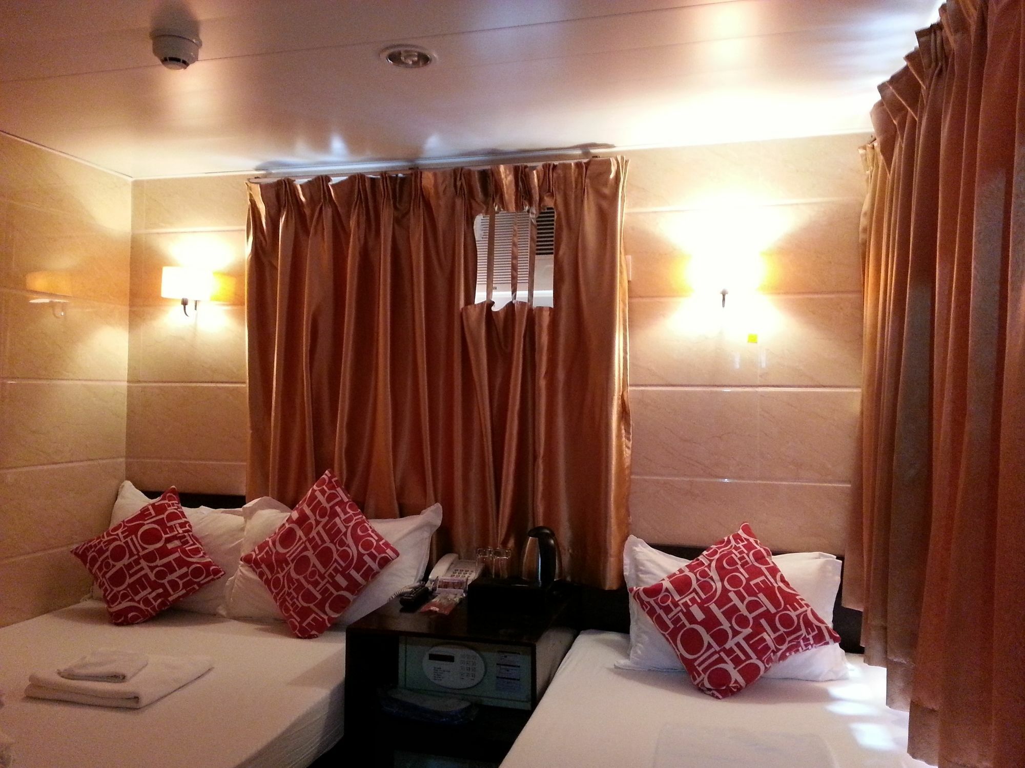 Smiley Inn Kowloon  Екстер'єр фото